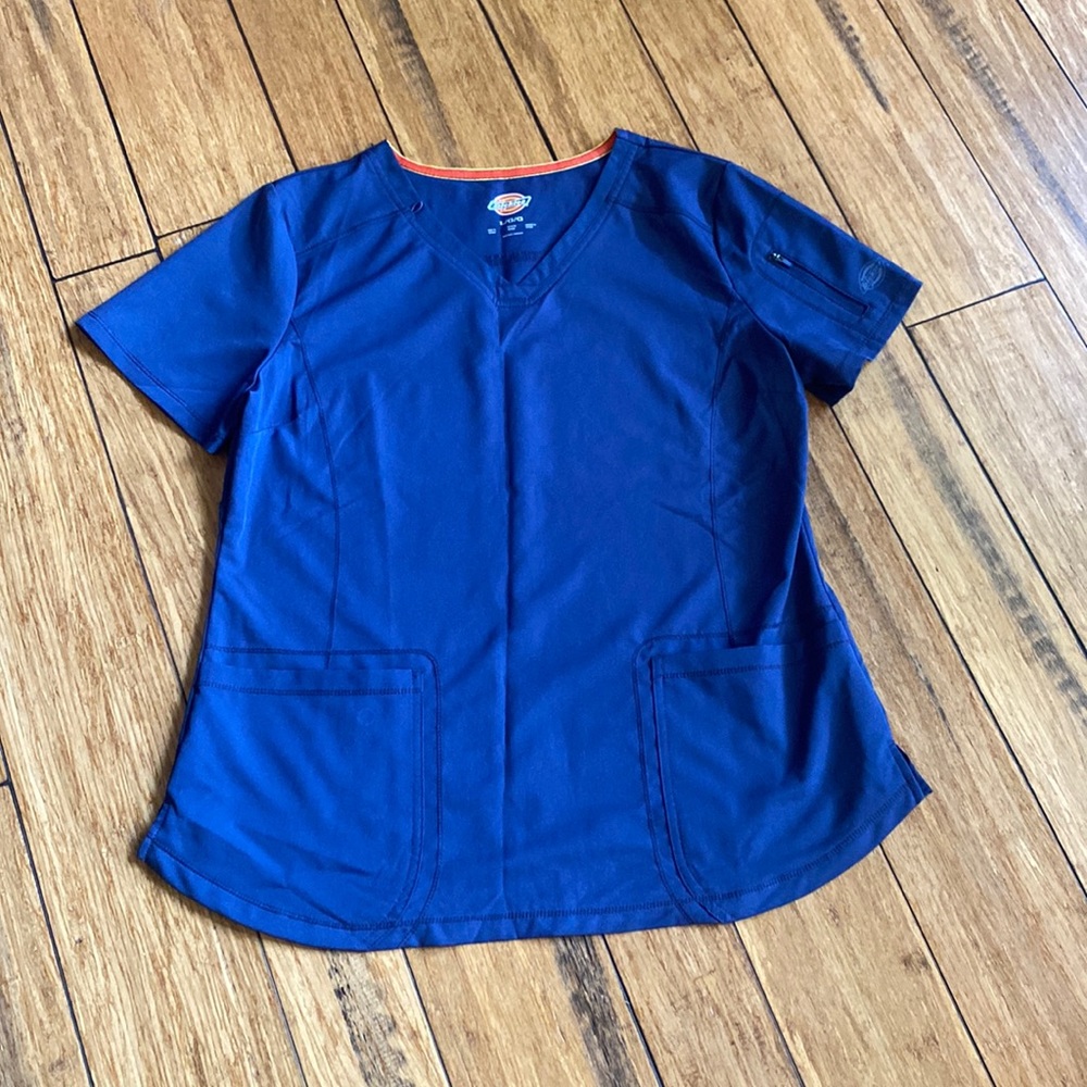 Scrub top